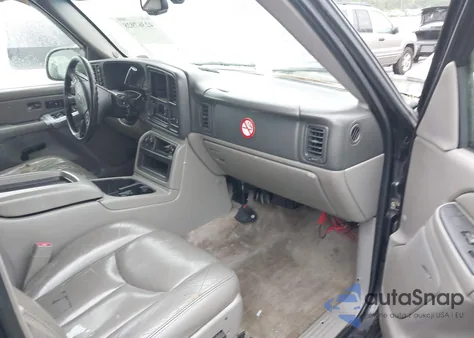 2006 Chevrolet Suburban K1500 from USA, damaged, VIN 1GNFK16Z26J142019